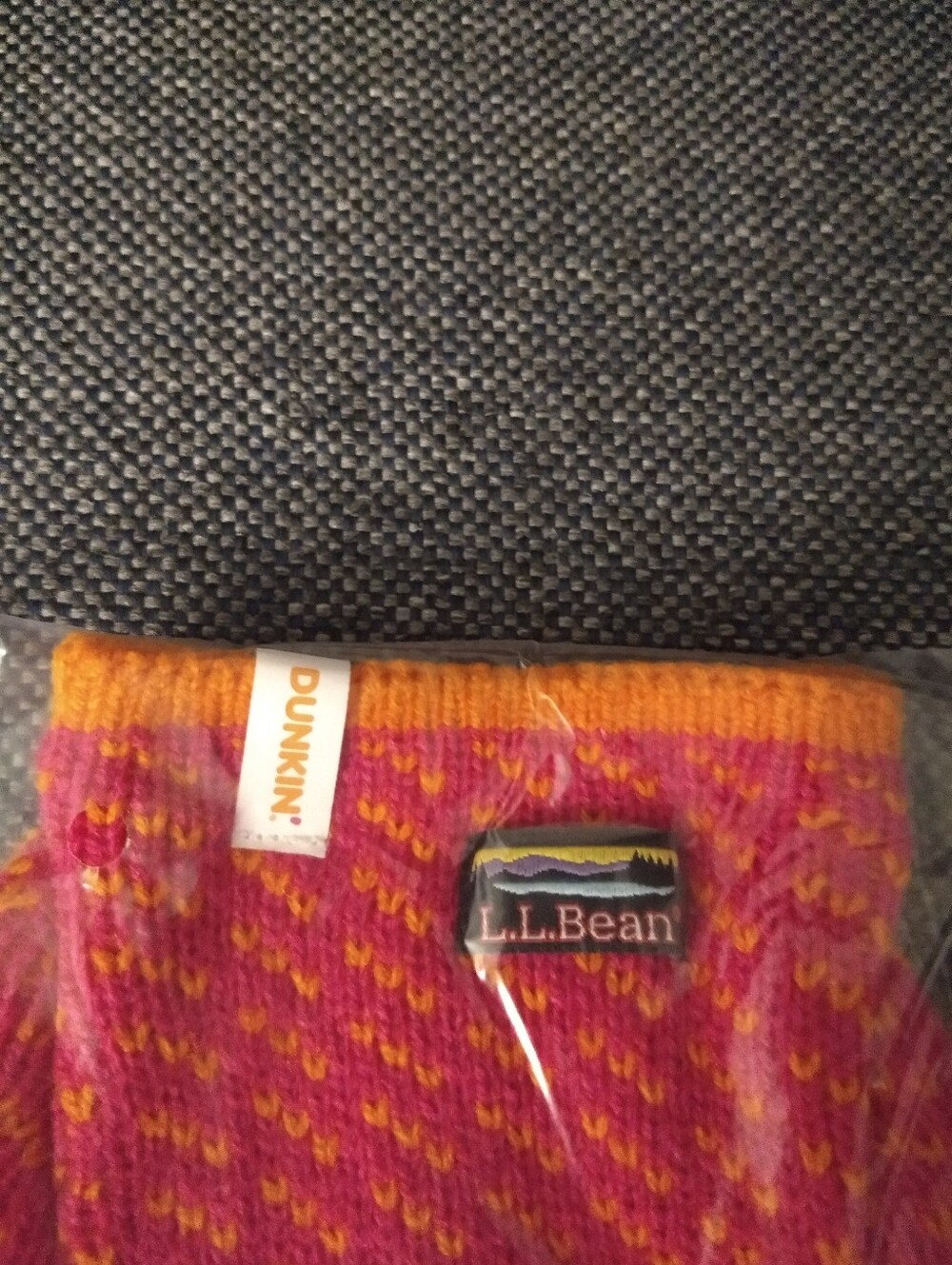 Dunkin L.L. Bean Sweater Cup Sleeve 2026 Fall Limited Edition NWT - Picture 3 of 3